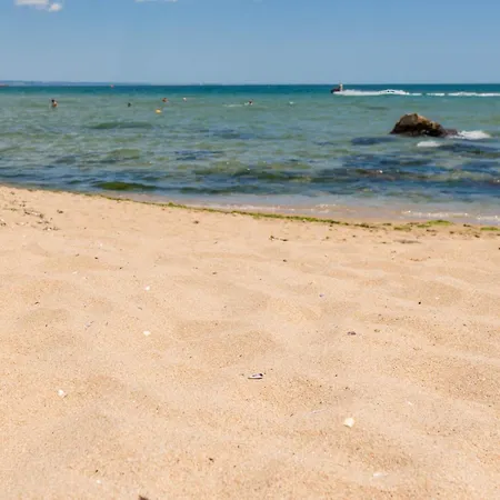 Maxy - 2bedroom & Parking Apartman Várna