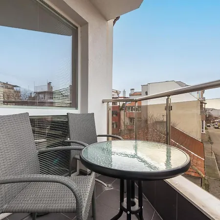 Maxy - 2br & Parking