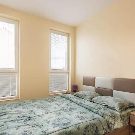 Maxy - 2br & Parking Apartment *