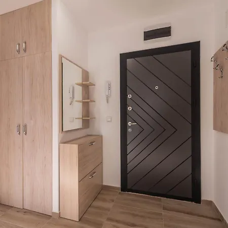 Maxy - 2br & Parking Apartment *