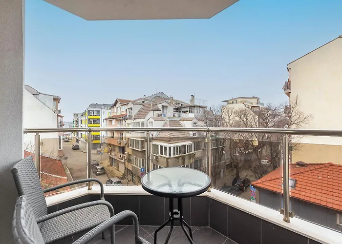 Apartment Maxy - 2bedroom & Parking Varna