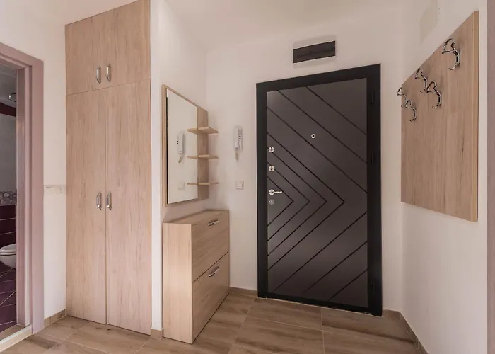 Maxy - 2bedroom & Parking Apartment *