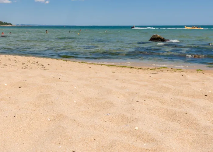 Maxy - 2bedroom & Parking דירה וארנה